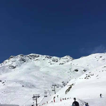 1850 - 3 Bedrooms, Balcony, Ski-in Ski-out Courchevel